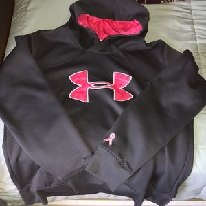 Like new under armor sweatshirt!